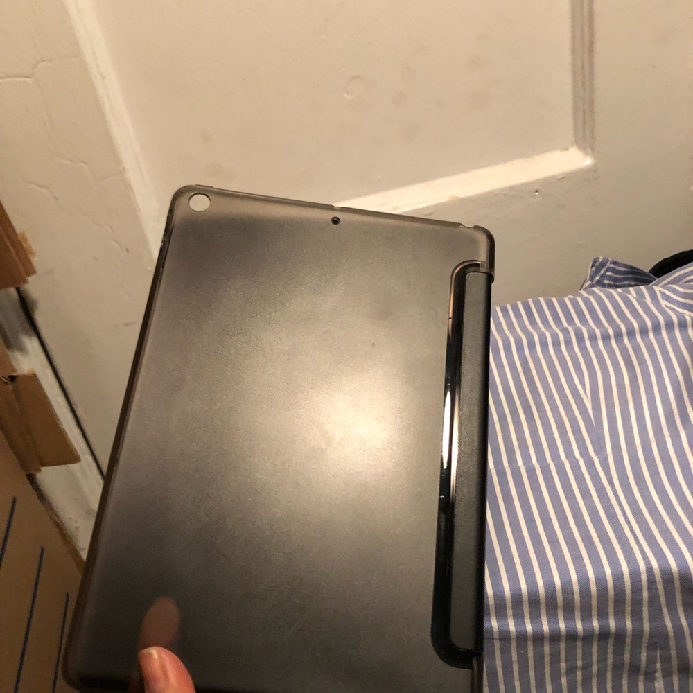 iPad protective case. Never use - Picture 6 of 7